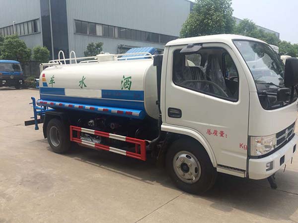 東風(fēng)小多利卡灑水車