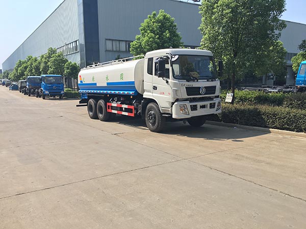 東風(fēng)特商20-22噸灑水車